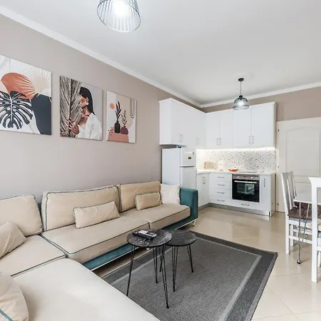 Apartment Kondo Stays - Digital Nomad Tirana