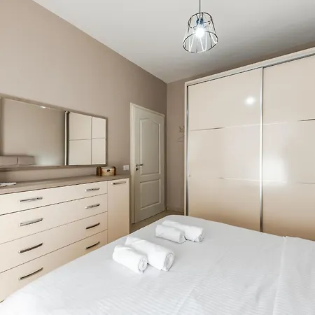 Apartment Kondo Stays - Digital Nomad *