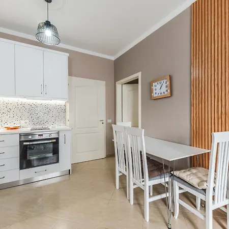 Kondo Stays - Digital Nomad Apartment