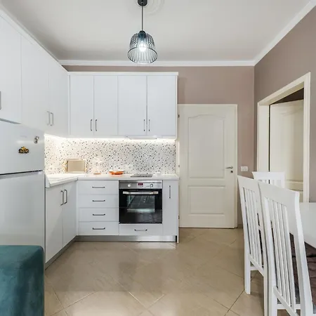 Apartment Kondo Stays - Digital Nomad *